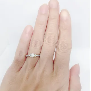 【DINA 蒂娜珠寶】幸福捧花 GIA 0.30克拉 E/SI1 求婚鑽戒(鑽石戒指 求婚戒指)