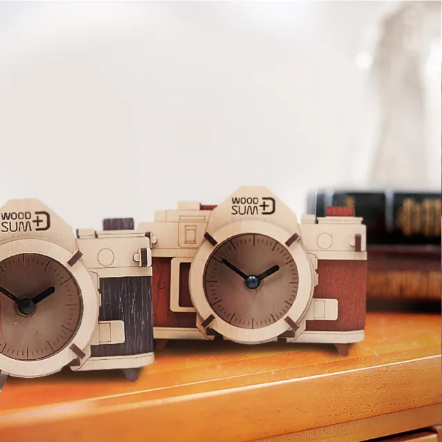 【WOODSUM】韓國 輕手作。木製模型/復古相機時鐘/紅色款(DIY木頭模型 木製組合 居家擺飾 模型 禮物)
