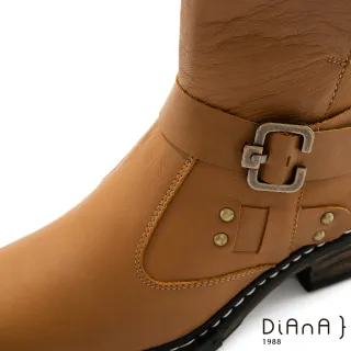 【DIANA】4.5cm 質感牛皮鉚釘皮帶環踝釦飾工程靴-率性自我(棕)