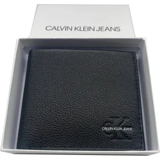 【Calvin Klein 凱文克萊】壓印LOGO 3卡一零錢防刮皮革男短夾-帥氣黑(ck 禮盒組 黑色 47007225001)