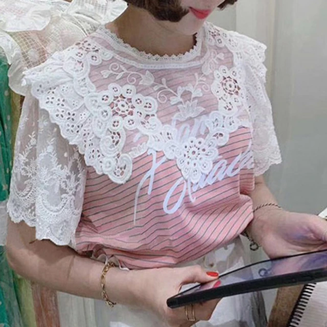 【BBHONEY】可愛蕾絲造型荷葉邊粉色條紋上衣T恤(網美熱搜款)