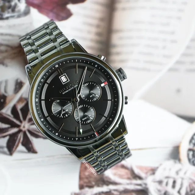 Tommy Hilfiger】軍綠框黑面三眼日期顯示軍綠色不鏽鋼錶帶(1791634) - momo購物網