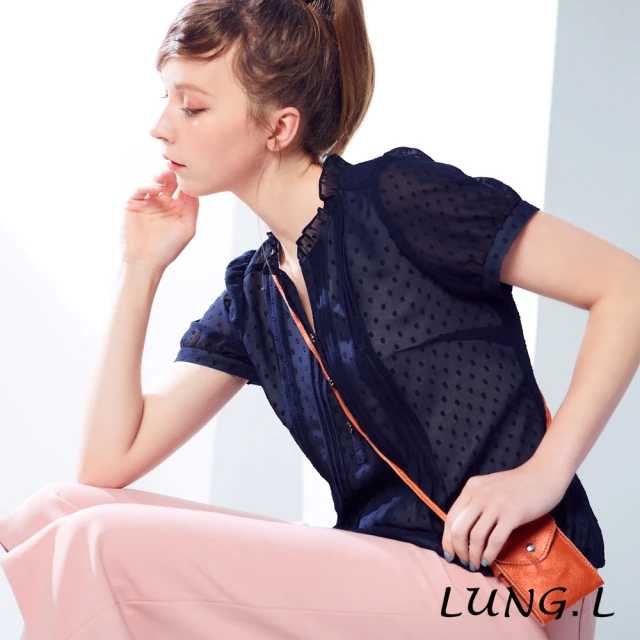 LUNG.L 林佳樺【LUNG.L 林佳樺】LK93A#藍色雪紡點點立摺荷葉領短袖女裝上衣(女裝)