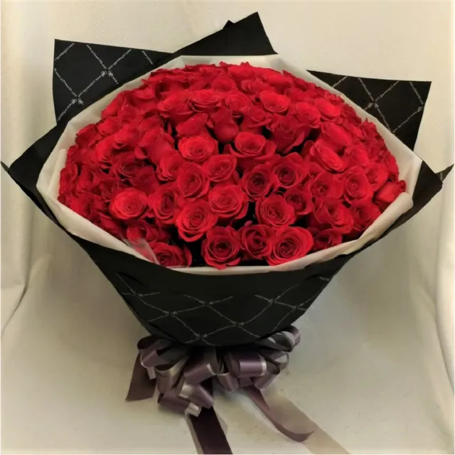 The Flower嬪嬪花藝坊 玫瑰花花束 99朵進口紅玫瑰 雙北專車專人配送 鮮花花禮 買花送花 Momo購物網 好評推薦 23年1月