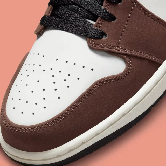 jordans mocha low