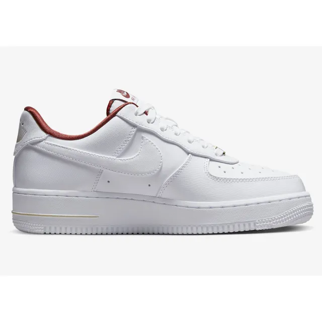 NIKE 耐吉 NIKE AIR FORCE 1 07 SE 白色 AF1 吊飾 女鞋(DV7584-100)