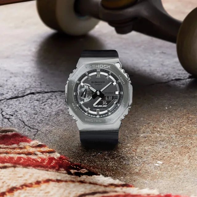 CASIO 卡西歐】G-SHOCK 農家橡樹八角雙顯電子錶(GM-2100-1A) - momo 