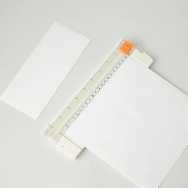 A4/A5 滑動式便攜裁紙器 白色(文具用品 裁切器 裁紙刀 裁紙機 切紙機 割紙器 裁刀)