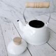 【Life shop】日式加厚琺瑯木柄水壺 1.3L(咖啡壺 牛奶壺 紅茶壺 露營壺)