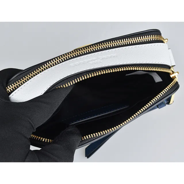 【MARC JACOBS】MARC JACOBS  Snapshot金字LOGO防刮牛皮拼色雙層拉鍊斜背相機包(新海藍x黑x灰)