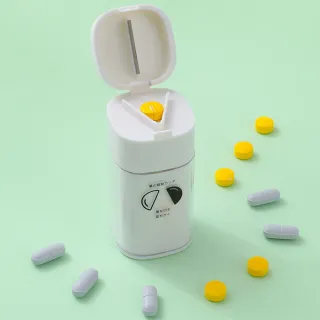 日本銷售款5合1便攜切藥器磨粉分裝切片藥盒(二入)