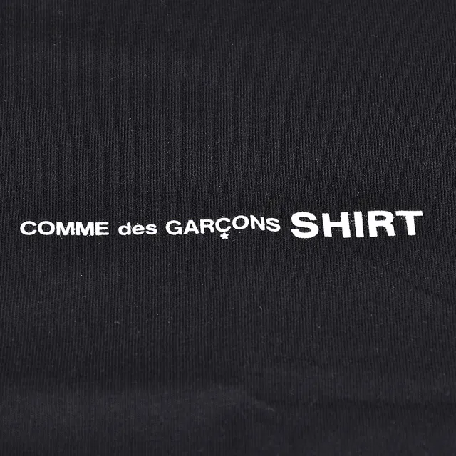 【Comme Des Garcons CDG】經典白字OVERSIZE男短T(黑)