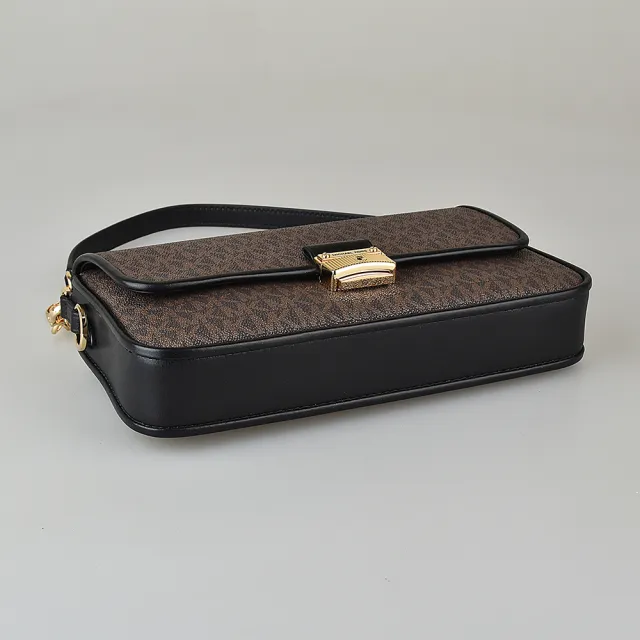 【Michael Kors】MK MICHAEL KORS BRADSHOW金字壓印LOGO印花PVC拼牛皮扣式手提斜背包(小/橡子棕x黑)