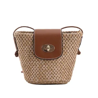 【Sayaka 紗彌佳】斜背包 日系皮革折蓋式藤草編織側背包(日本雜誌推薦款)