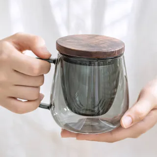 【茶几王Living Art】雅青色/簡約設計/泡茶器/泡茶杯/耐熱玻璃杯 420ml(實木把手/茶水分離杯/辦公室杯)