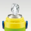 【小禮堂】寶可夢 彈蓋式不鏽鋼保冷水壺附背帶 480ml - 綠黃坐姿(平輸品)