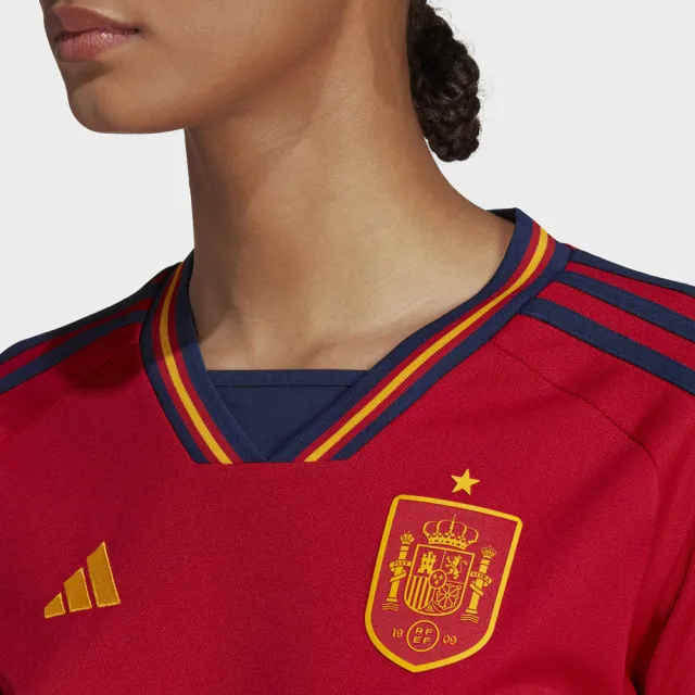 【adidas 官方旗艦】世界盃西班牙國家隊主場足球短袖球衣 女 HF1409