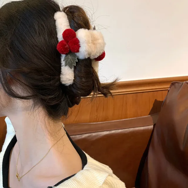 【MISA】撞色抓夾 毛絨抓夾/韓國設計甜美撞色毛絨球球造型抓夾 馬尾夾(4色任選)