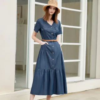 【ILEY 伊蕾】率性甜美剪接荷葉裙擺附腰帶牛仔長洋裝(藍色；M-XL；1232068763)