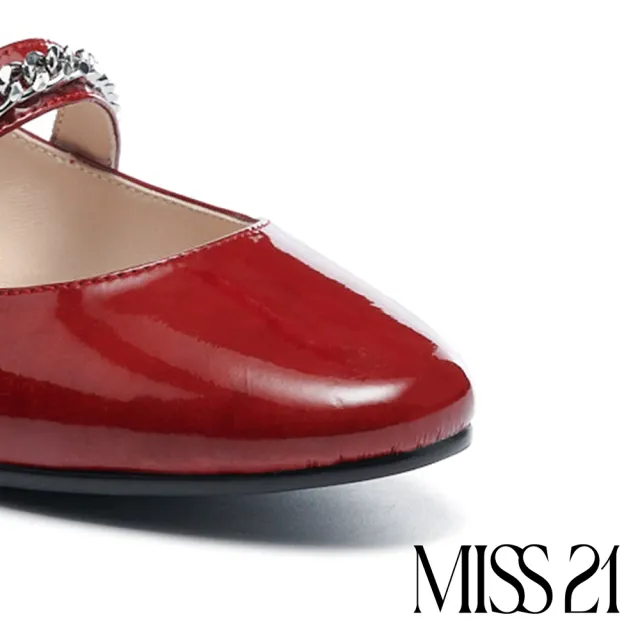 【MISS 21】壞壞漆皮金屬銀鍊圓頭瑪莉珍低跟鞋(紅)