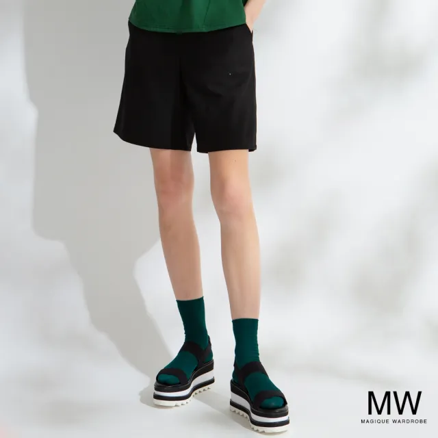 【MAGIQUE WARDROBE】鍊飾後鬆緊英文織帶寬褲五分褲(黑色)
