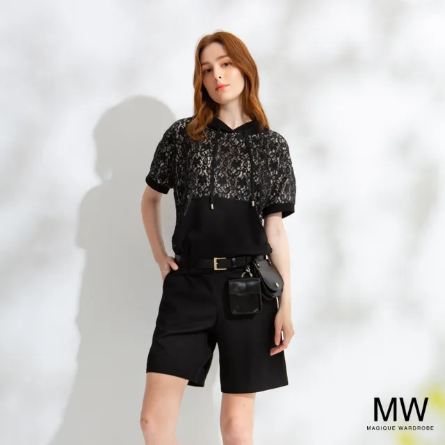 【MAGIQUE WARDROBE】鍊飾後鬆緊英文織帶寬褲五分褲(黑色)