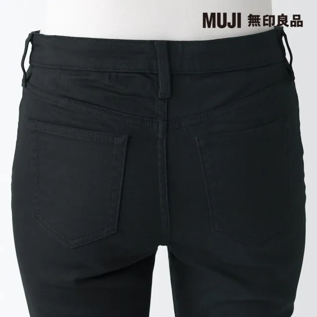 【MUJI 無印良品】女有機棉混超彈力丹寧窄版褲(黑色)