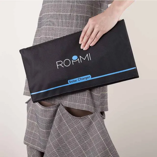 【Roommi】多功能行動電源供應器│小電寶 3入組 贈28W太陽能板(RM-P02)