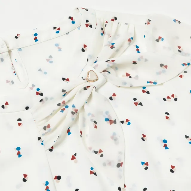 【ILEY 伊蕾】幾何波點蝴蝶結領造型雪紡上衣(白色；M-XL；1232061407)