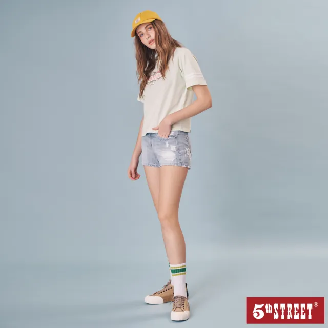 【5th STREET】女裝復古下擺微破損牛仔短褲-石洗藍