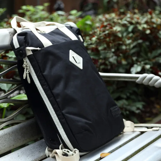 【Coleman】OFF THE GREEN商務後背包 12。CM-36260(黑白)