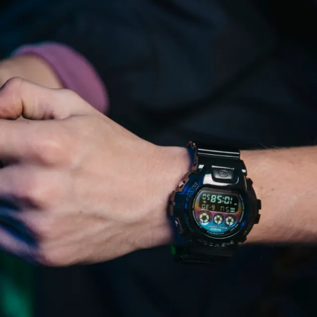 【CASIO 卡西歐】G-SHOCK 電競美學 虛擬虹光 獨特三眼 數位系列 DW-6900RGB-1_50mm