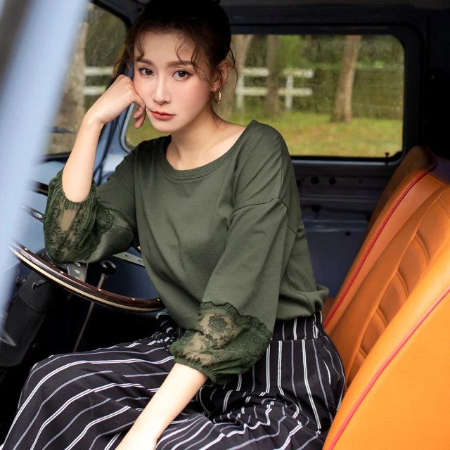 OB 嚴選 綁帶蕾絲織帶度假感碎花傘襬上衣 《AB16273