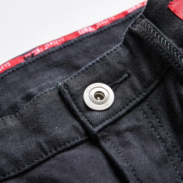 【EDWIN】女裝 東京紅360°迦績彈力機能錐形牛仔褲(黑色)