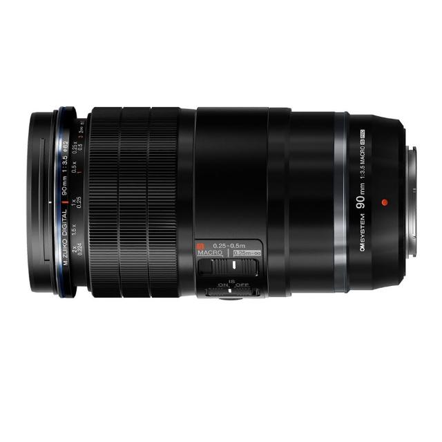  OLYMPUS 奧林巴斯 M.ZUIKO DIGITAL ED 90mm F/3.5 Macro IS PRO 是一款標準定焦微距鏡頭，專為 M4/3 系統設計，提供出色的近拍表現與影像穩定功能。公司貨正品保證，適合專業攝影愛好者捕捉細膩細節。 