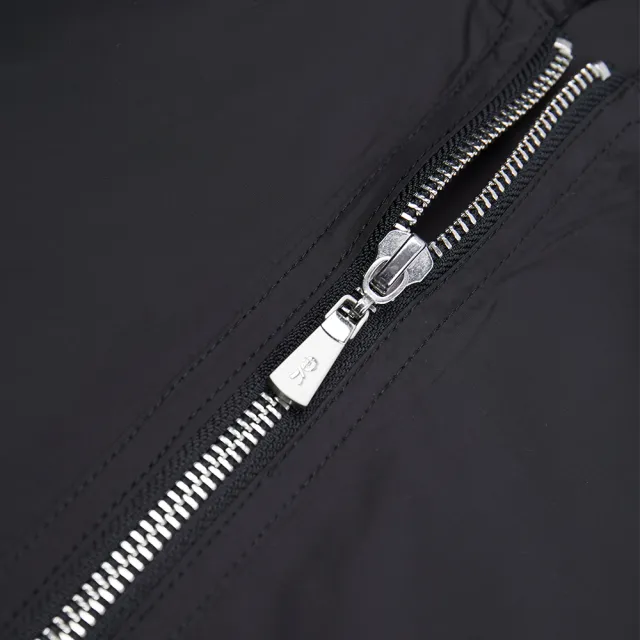 【ROBERTA諾貝達】男裝 韓國素材 休閒活力連帽夾克(黑)