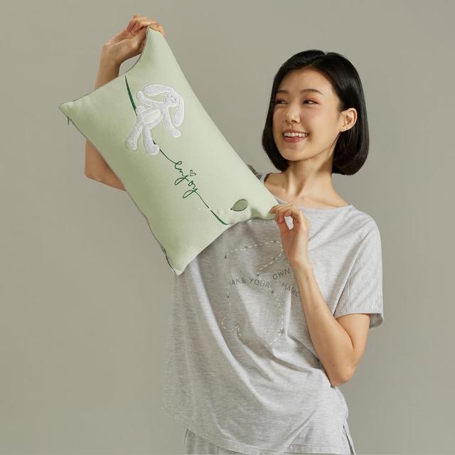 【YVONNE 以旺傢飾】氣球垂耳兔方形抱枕_30x45公分(淺蘆薈綠)