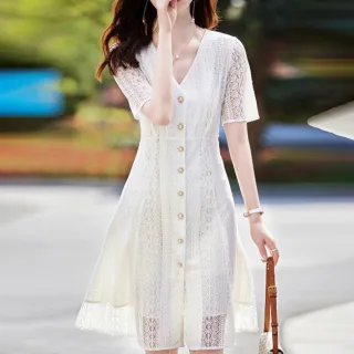 【初色】清涼感V領蕾絲鏤空單排扣收腰連身連衣裙洋裝-本白-67266(M-2XL可選)