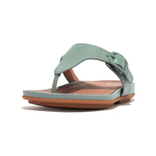 【FitFlop】GRACIE RUBBER-BUCKLE LEATHER TOE-POST SANDALS扣環造型皮革夾脚涼鞋-女(冷藍色)