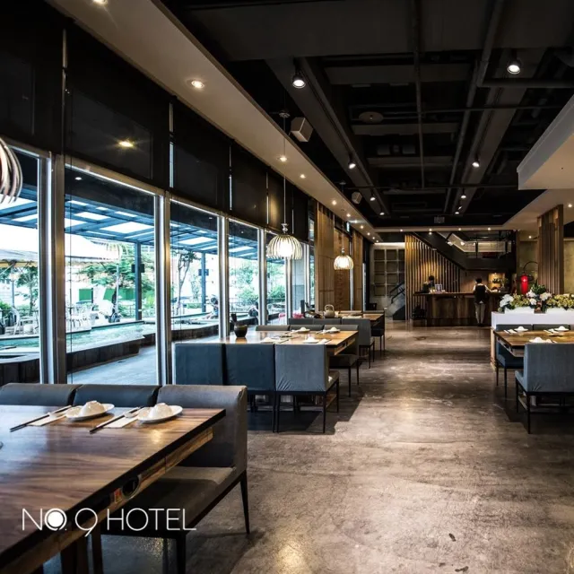 【礁溪9號溫泉旅店】玩客雙人房一泊一食含早餐+溫泉魚泡腳(一大床/二小床)
