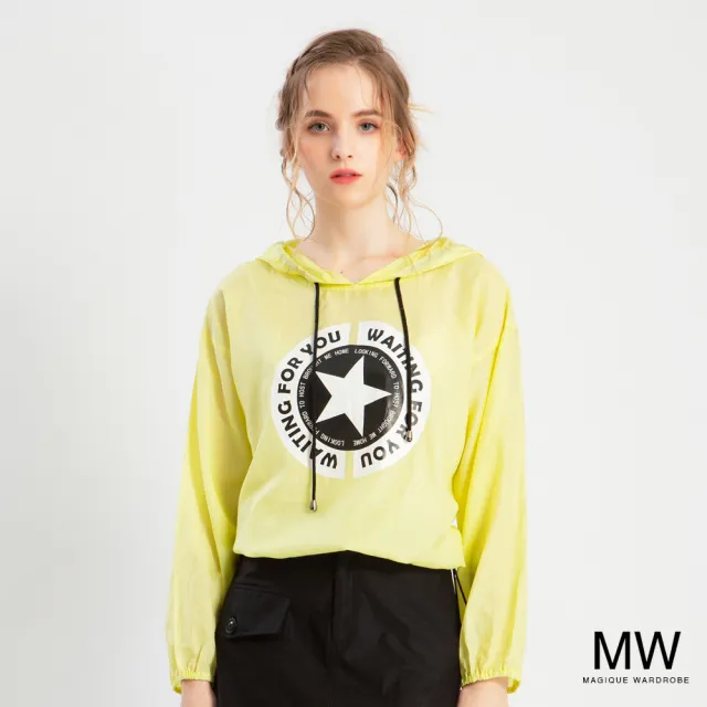 【MAGIQUE WARDROBE】連帽印花微透膚蠶絲長袖上衣(2色)