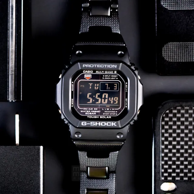 CASIO 卡西歐】G-SHOCK 經典潮流太陽能電波錶(GW-M5610UBC-1) - momo