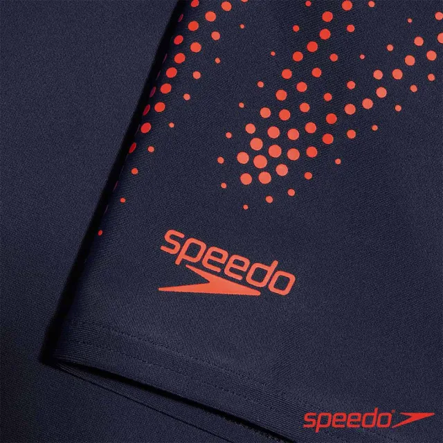 【SPEEDO】男孩 運動及膝泳褲 Boom Logo(深藍/火山橘)