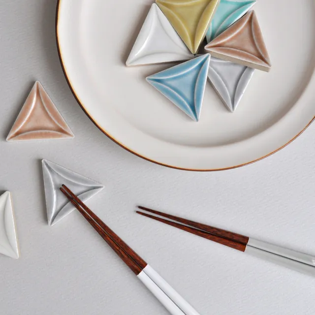 【DAIDOKORO】日本製頂級莫蘭迪色三角陶瓷筷架(筷托/湯匙/筷子架/置物架/筷枕/筆托)