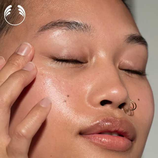 【THE BODY SHOP 美體小舖】煥顏金萃撫紋緊緻眼部精露-20ML(眼部保養)