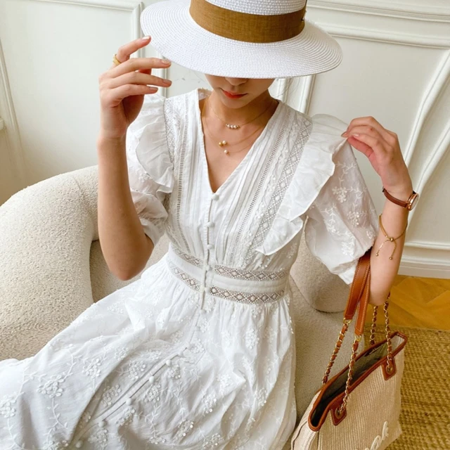 巴黎精品 洋裝短袖連身裙(夏季V領鏤空荷葉邊女裙子a1cc10)