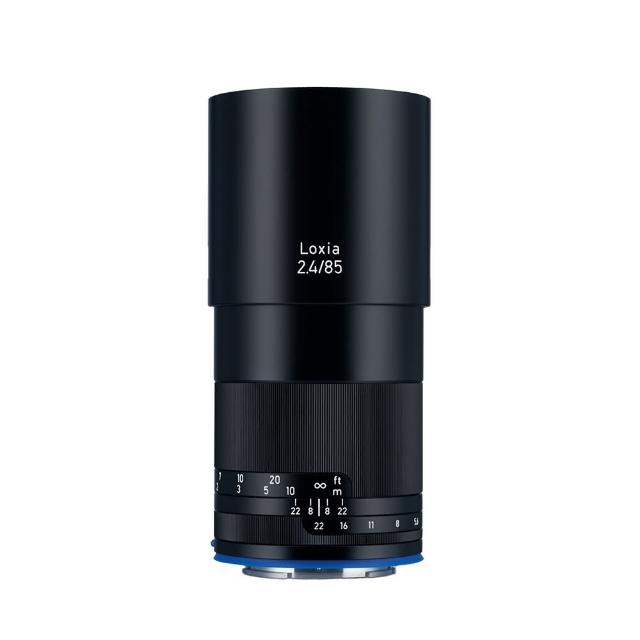 ZEISS 蔡司 Loxia 85mm F/2.4 鏡頭，採用精準手動對焦設計與高品質全金屬邊框，擁有幾乎毫無失真的優異光學特性，完美相容全片幅相機。適合專業攝影師用於人像肖像拍攝，帶來細膩銳利的影像表現。提供一年保固，確保可靠品質保證。
