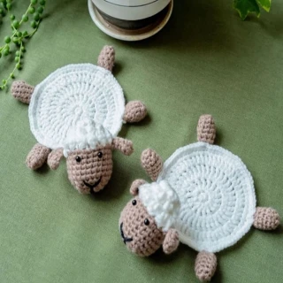 【JEN】手工編織可愛動物杯墊擺飾兩入一組(烏龜和小羊)