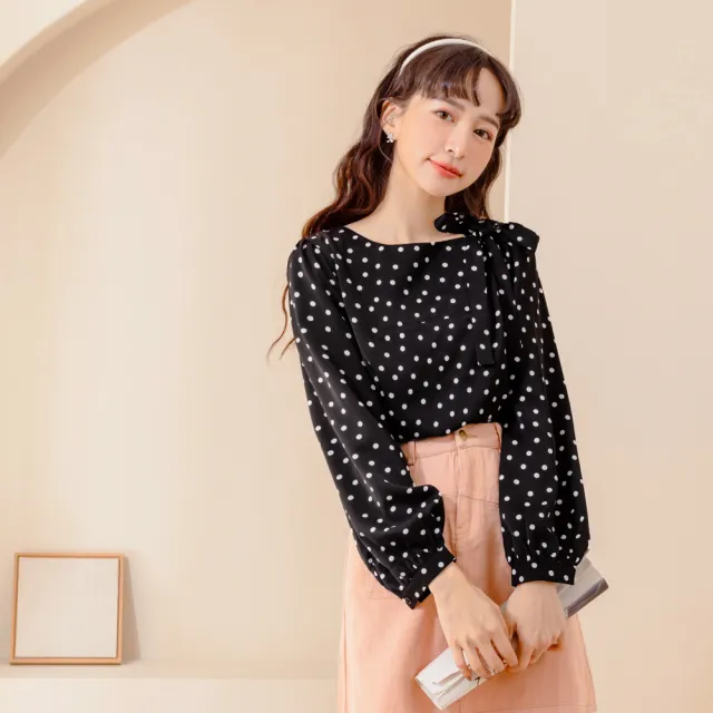 【OB 嚴選】圓點印花綁帶拋袖半開襟上衣 《AB17742》