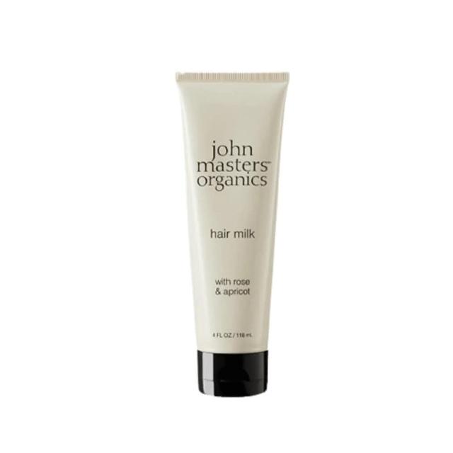 John Masters Organics 玫瑰杏桃修護精華乳 John Masters Organics 玫瑰杏桃修護精華乳118ml 是一款專為受損髮質設計的護髮產品,採用美國原裝進口配方,結合玫瑰與杏桃成分,深入修護頭髮結構,強化髮絲強度與柔順度。乳狀質地易於吸收,適合所有髮質使用,提供滋養與保護,讓頭髮恢復健康亮麗。